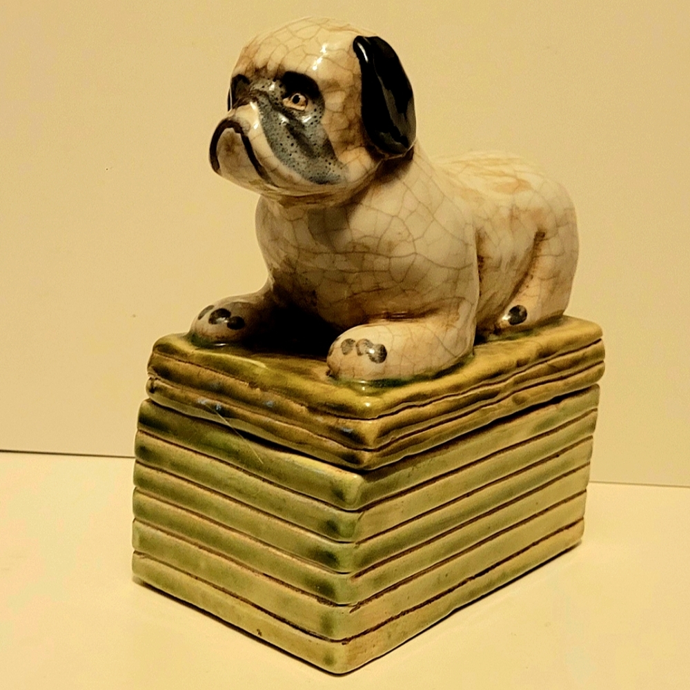 PORCELAIN VINTAGE ADORABLE DOG ON BOOKS 8x6" BOX